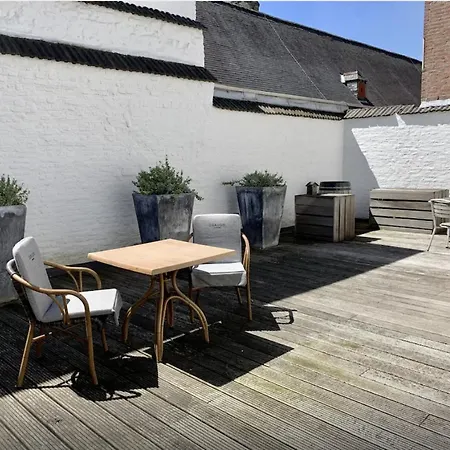 Отель Derlon 4*