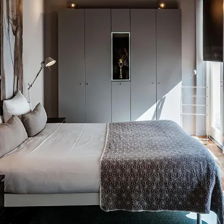 Derlon Hotel