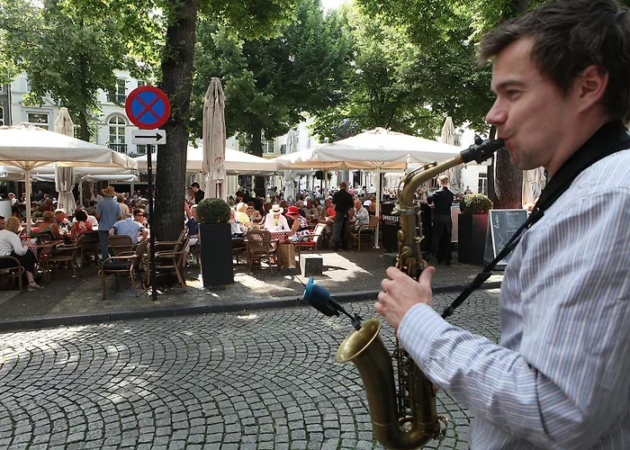 Отель Derlon 4*