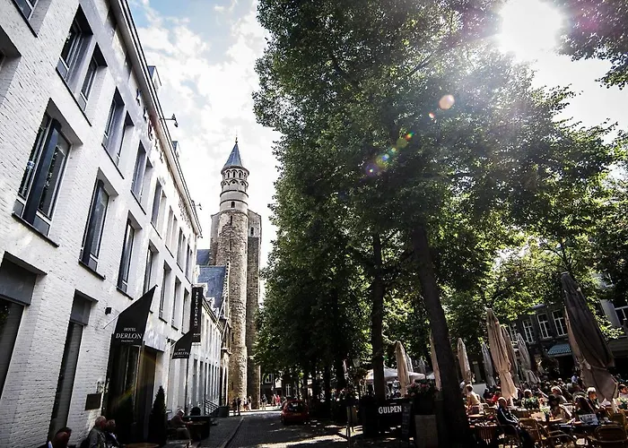 Отель Derlon 4*