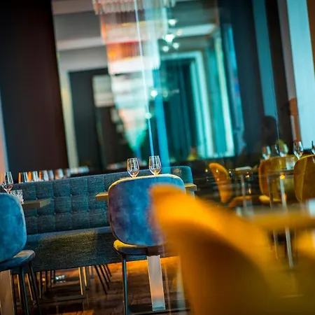 Hotel Derlon מלון 4*