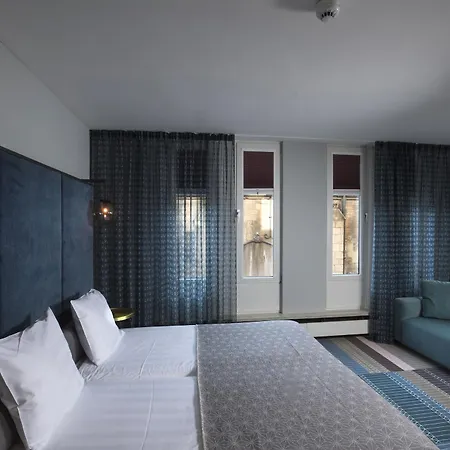 Derlon Hotel 4*