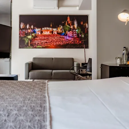 Отель Derlon 4*