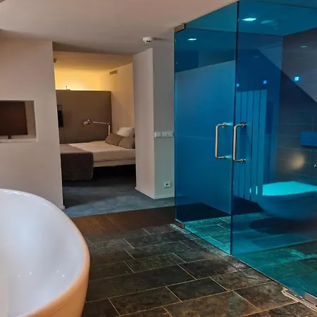 Derlon Hotel