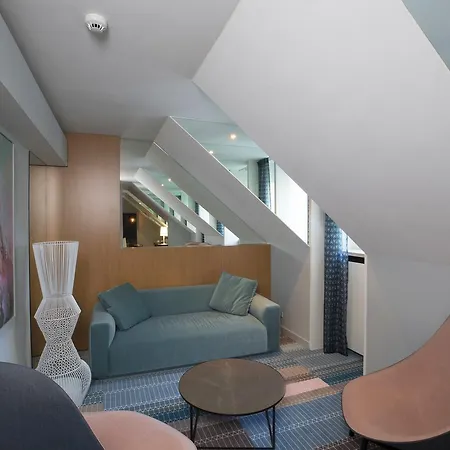 Hotel Derlon מלון