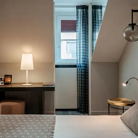 Derlon Hotell