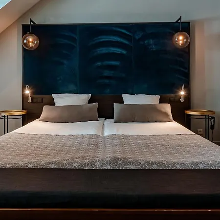Derlon Hotell 4*